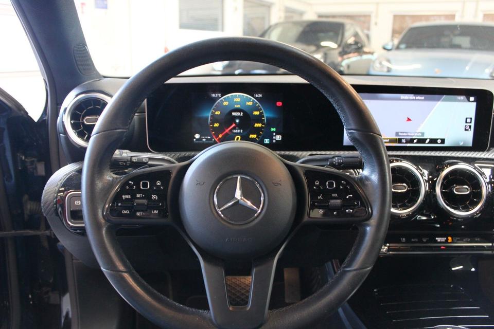 Mercedes-Benz A 180 Kamera*PDC*Alcantara*Navi*Spurhaltesystem* in Köln