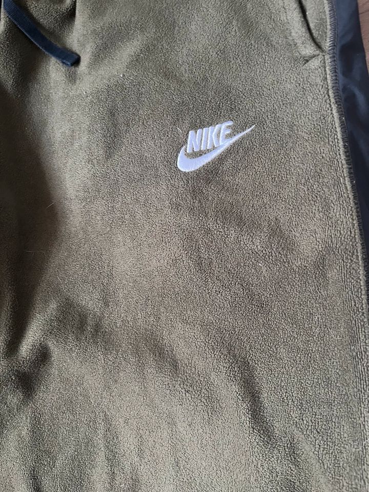 Nike Hose in grün, XL in Hamburg