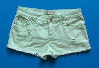 Clockhouse Jeans Shorts low mint destroyed Fransen Hotpants Gr.36 Hamburg Barmbek - Hamburg Barmbek-Süd  Vorschau