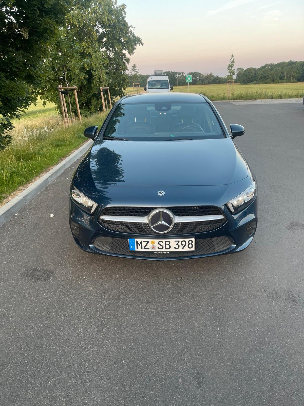 Abbildung des Autos A250&#x2F;2021&#x2F;218p…