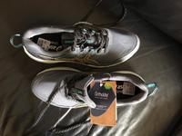 ASICS Sportschuhe grau Gr. 42 /       -NEU- Bayern - Grafrath Vorschau