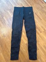 Gymshark Leggings. Gr. M, Schwarz mit camo Hessen - Fernwald Vorschau