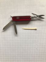 VICTORINOX Classic SD mit Pen Nordrhein-Westfalen - Reichshof Vorschau