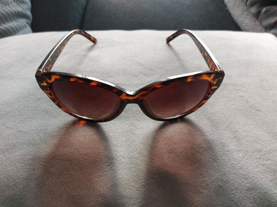 Designer Sonnenbrille by Oscar De La Renta in Uedem