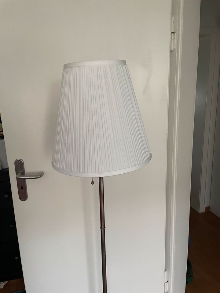 Standleuchte Ikea. Lampe in Sinzig