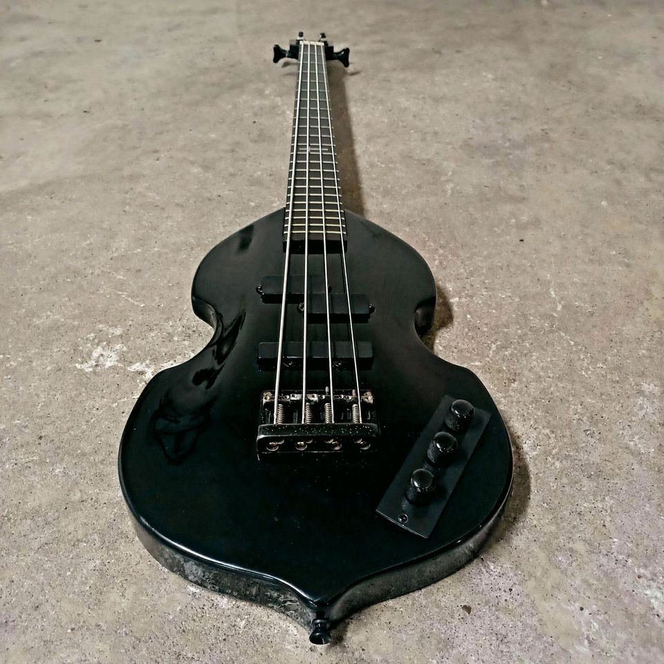 ESP Grass Roots Violin Bass Vintage 1994 Solid Body Long Scale in Düsseldorf