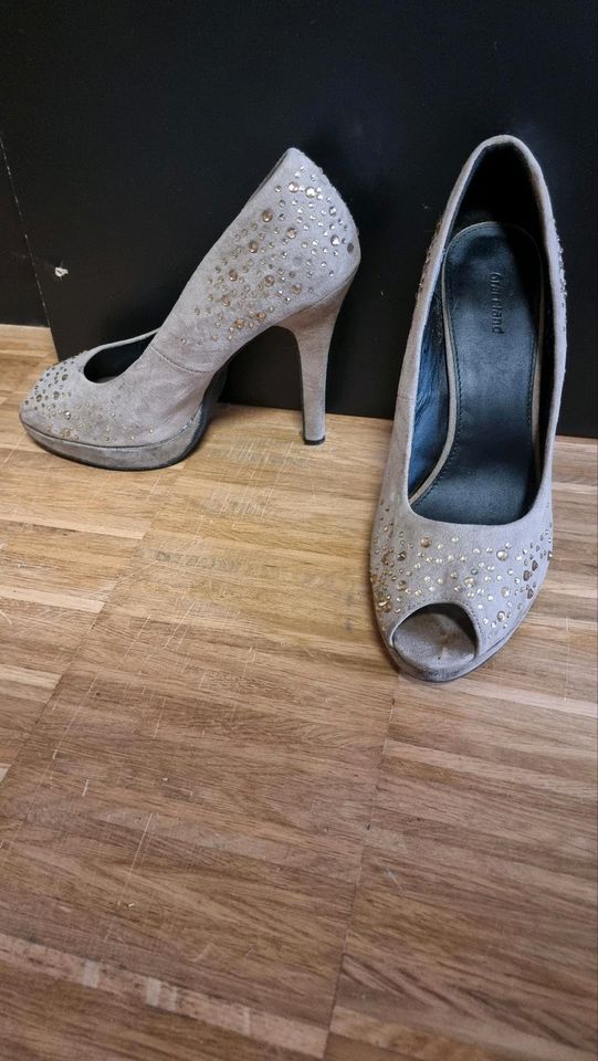 Diverse Highheels günstig abzugeben in Harra