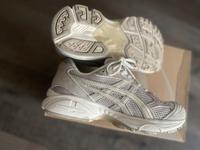 Asics Gel Kayano 14 Beige gr 37 Nordrhein-Westfalen - Engelskirchen Vorschau