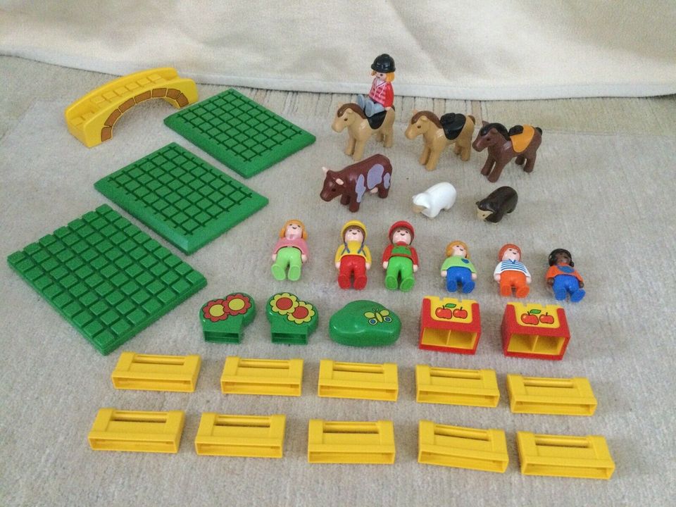 Playmobil 123 Personen, Tiere, Platten, Zaun, Brücke, Blumen in Kranzberg