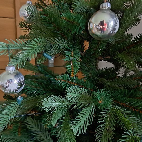 Weihnachts Glaskugel in silber in Bredstedt