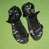 Neu Ecco Ledersandalen Schwarz Nieten 36 Sandalen Echtleder Bayern - Hummeltal Vorschau