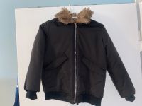 Winterjacke mit Fell Schwarz Gr.140 Bayern - Landshut Vorschau