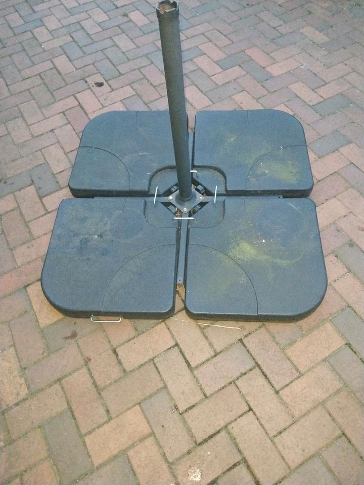 Schirmständer Gewichte befüllbar bis 130 kg Sonnenschirm in Beverstedt