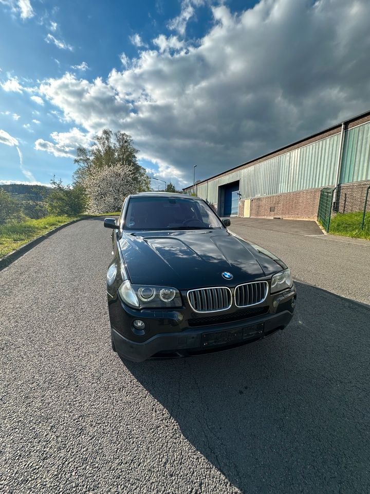 BMW X3/SERVICE NEU/HU2025.09/SCHIEBEDACH/AUTOMATIK/GEPFLEGT✅ in Siegen
