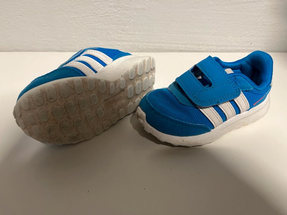 Adidas Schuhe Gr. 23 24 25 Run 70s oder Tensaur in Bad Neustadt a.d. Saale
