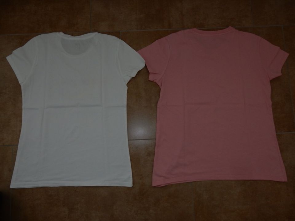 Levis T-Shirts in weiß und in rosa, Gr. S bzw. XS in Mettingen