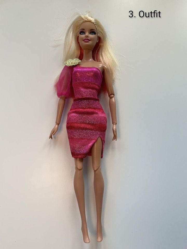 Barbie Puppen + 20 Outfits aus den USA in Frankfurt am Main