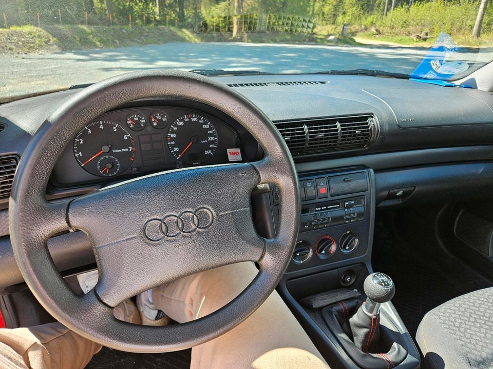 Audi A4 B5 1.6 FSI in Falkenstein/Vogtland