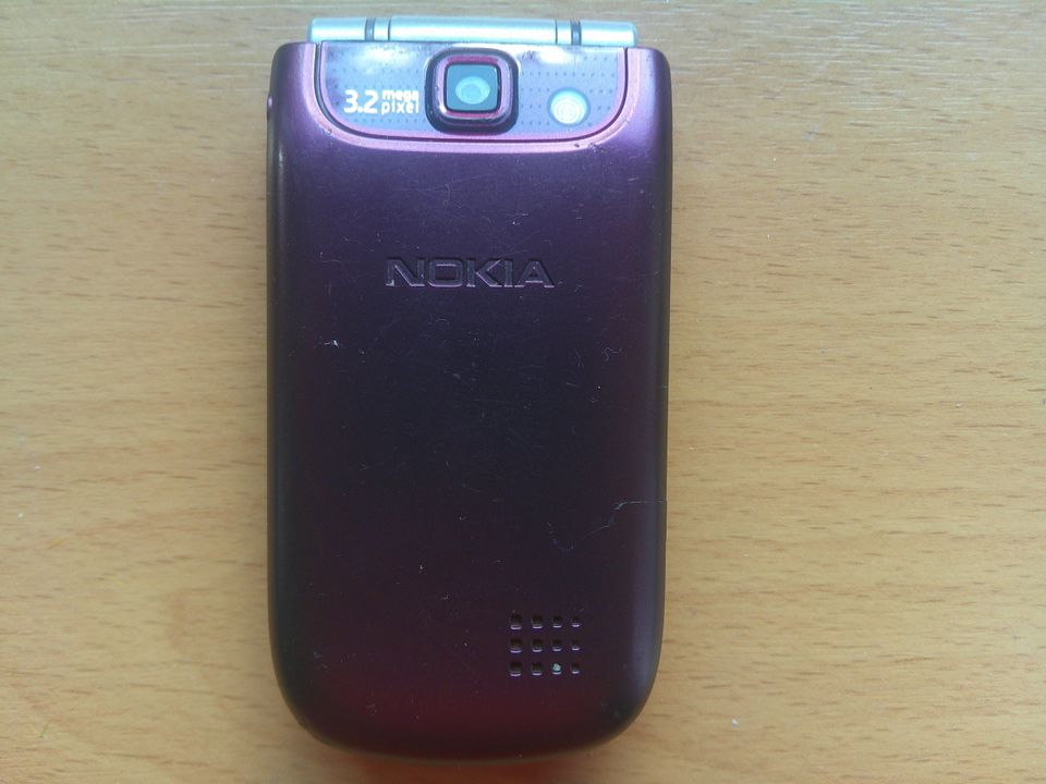 Klapphandy Nokia RM-509 ( Model 3710a-1 ) mit leichten Defekt !!! in Esens