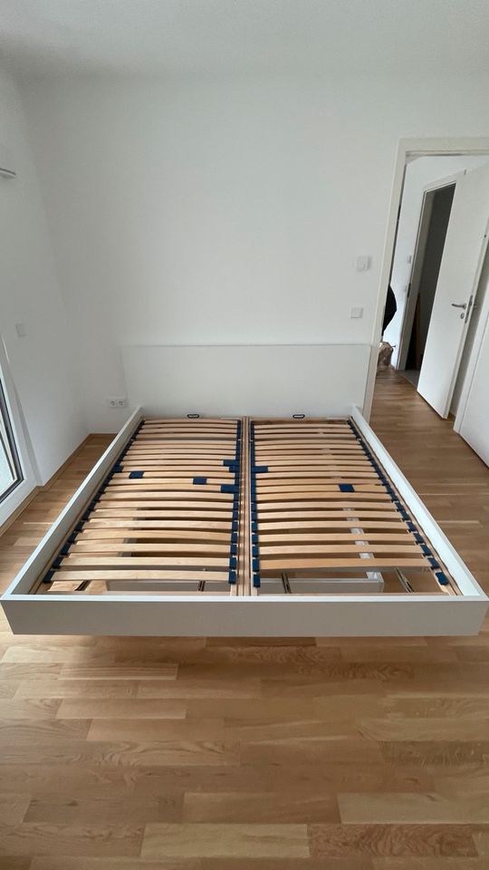 Schwebe Bett weiß 180x200 in München