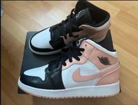 Nike air Jordan mid Crimson tint Koralle 38 neu schwarz weiß rosa Frankfurt am Main - Innenstadt Vorschau