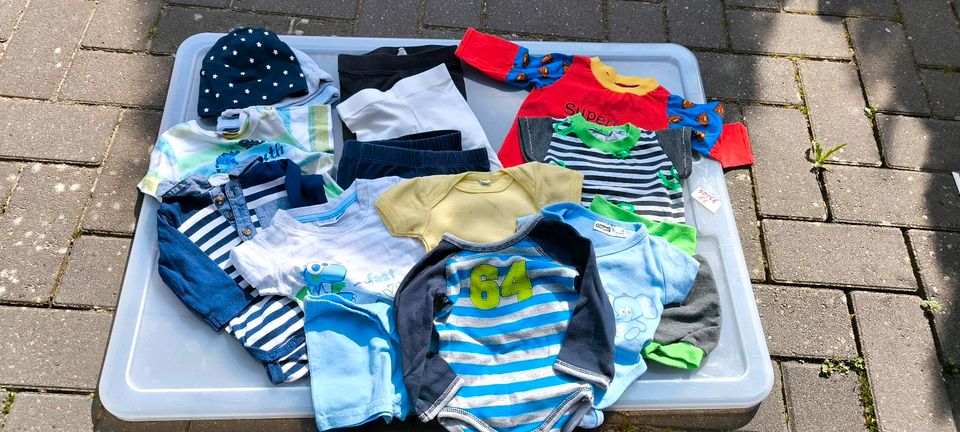 Jungen Kleiderpaket 50/56 in Eime