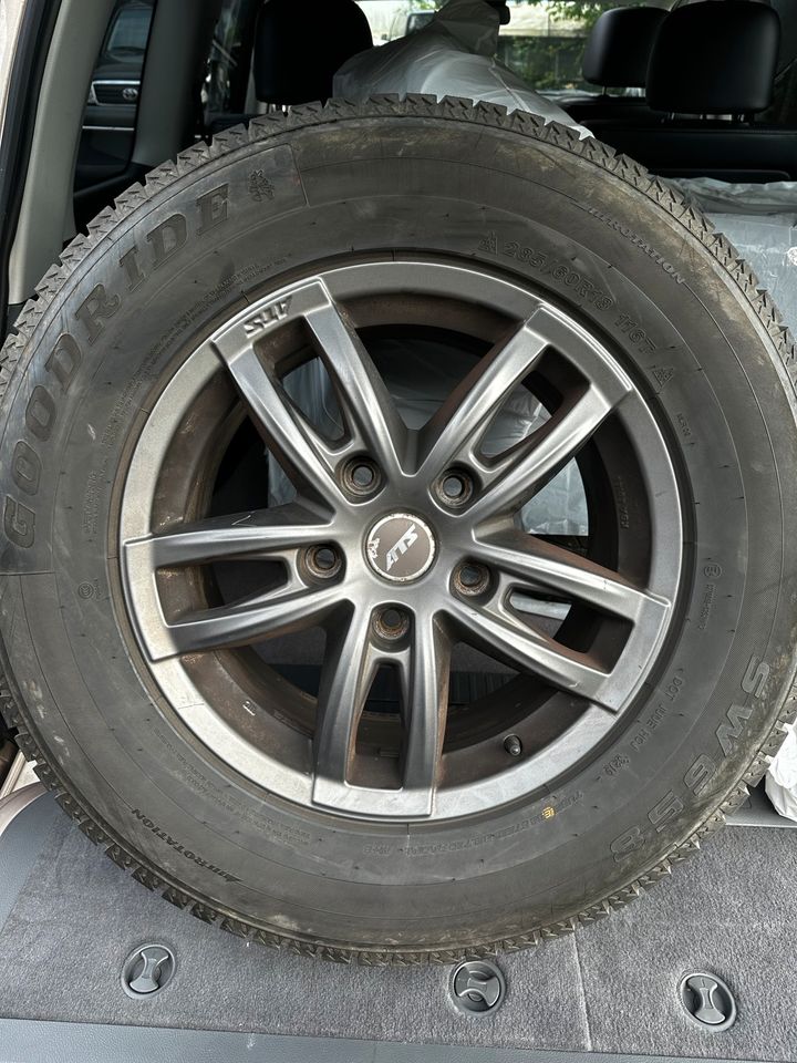 18“ Winterräder Toyota Land Cruiser 200 J20 in Dortmund