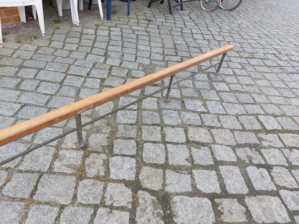 Handlauf Geländer Holz Stahl Absperrung DDR in Spremberg