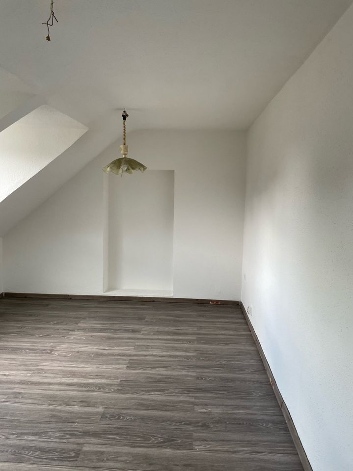 1 Zimmer Dachgeschoss Wohnung Ruhrort in Duisburg