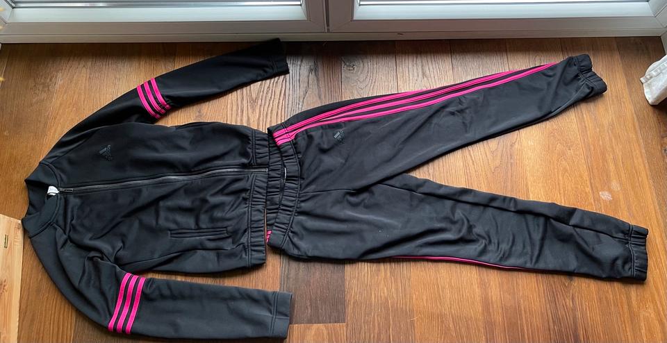 Jogginganzug Adidas schwarz pink Jogginghose Sweatshirtjacke in Fürth