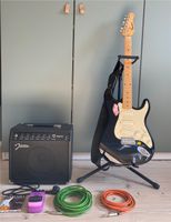 Gitarre, Verstärker, Overdrive Pedal, Kabel, Ständer,Gitarren-Set Thüringen - Hildburghausen Vorschau