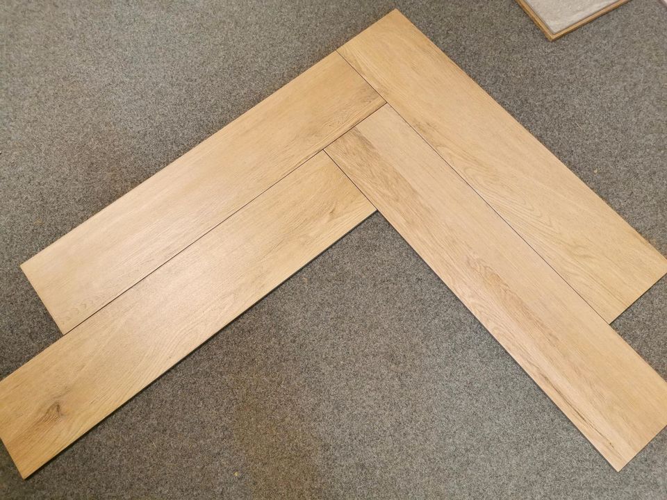 18€ Holzoptik Bodenfliese Bad Wand Küche  Sanierung renovie Haus in Taufkirchen Vils