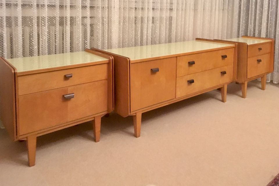 Vintage Schlafzimmer: orig.1950er/60er Bett-Kommode + Nachttische in Bonn