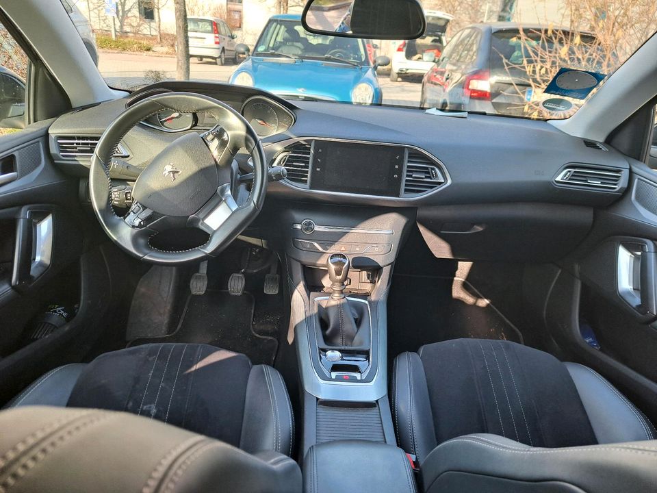 Peugeot 308  2019 in München