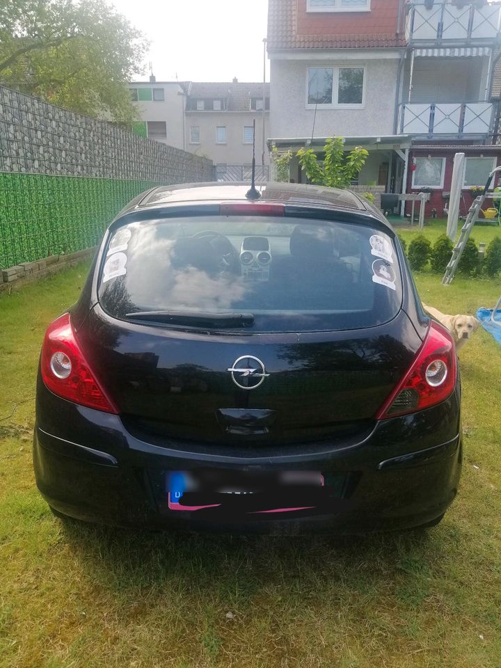 Opel Corsa-D 1.2i 16V Twinport Coupe in Oberhausen