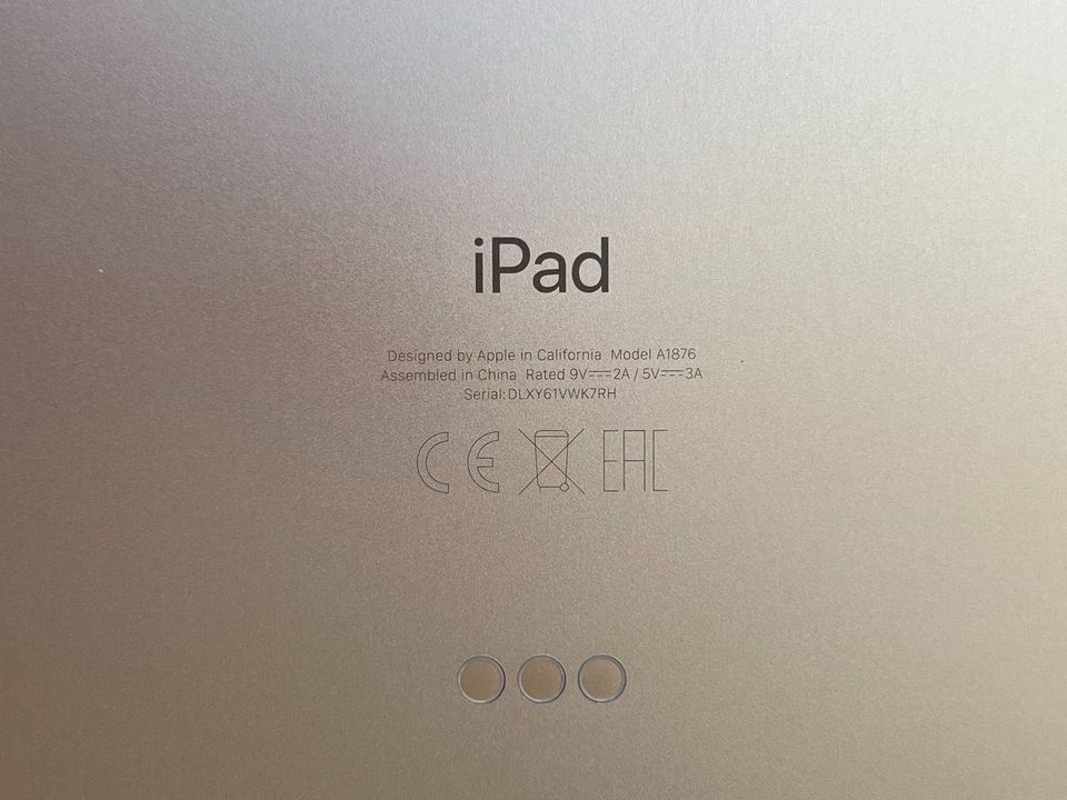 Unbeschädigtes iPad Pro (12,9 Zoll, 3. Generation) 256 GB in Berlin