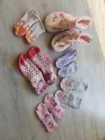 Kinder Mädchen Hausschuhe und Socken Gr. 98-110 Paket Baden-Württemberg - Ebringen Vorschau