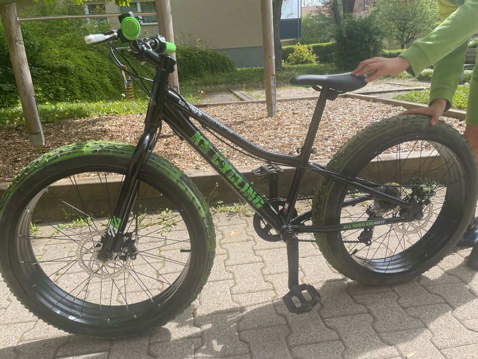 Kinder Fahrrad Fatbike 24 Zoll in Stuttgart