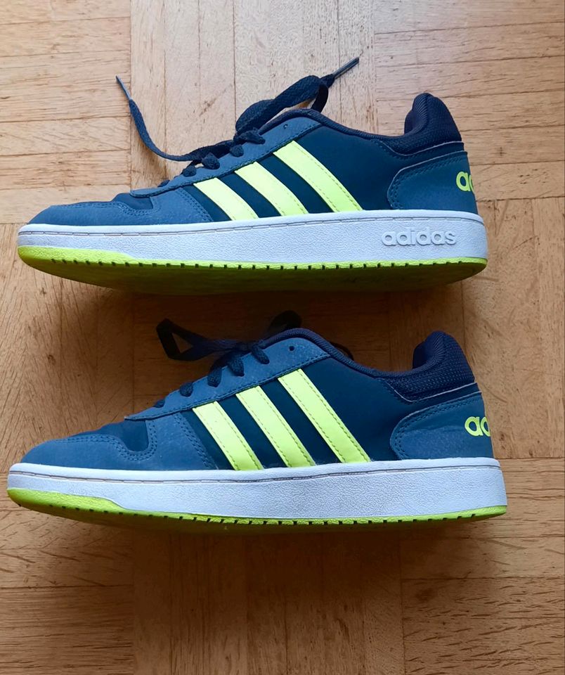 Adidas Sneaker Gr. 40 in Berlin