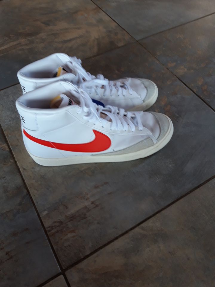 schöne, wenig getragene Sneaker von Nike Gr. 45 in Vienenburg