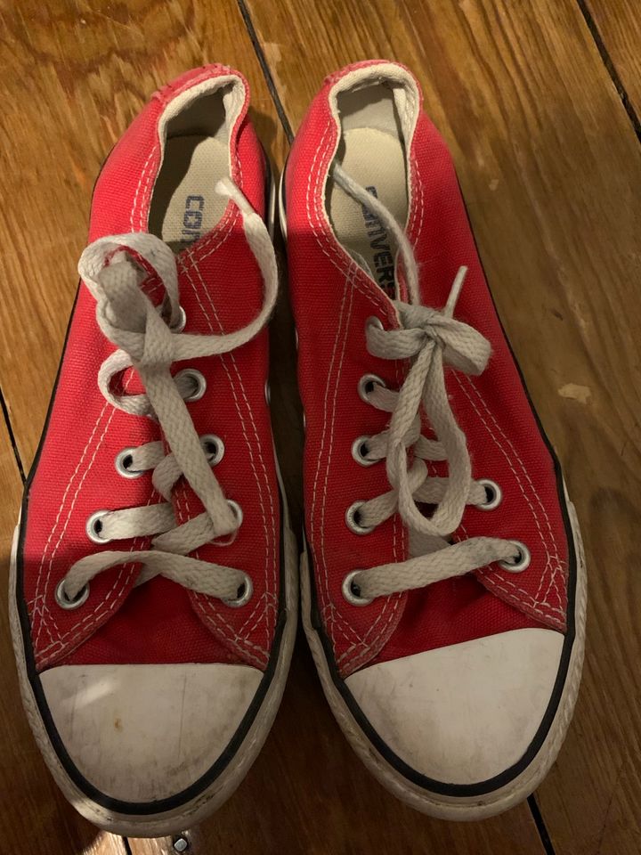 Original Converse Chucks all Stars Rot 31 in Wiesbaden