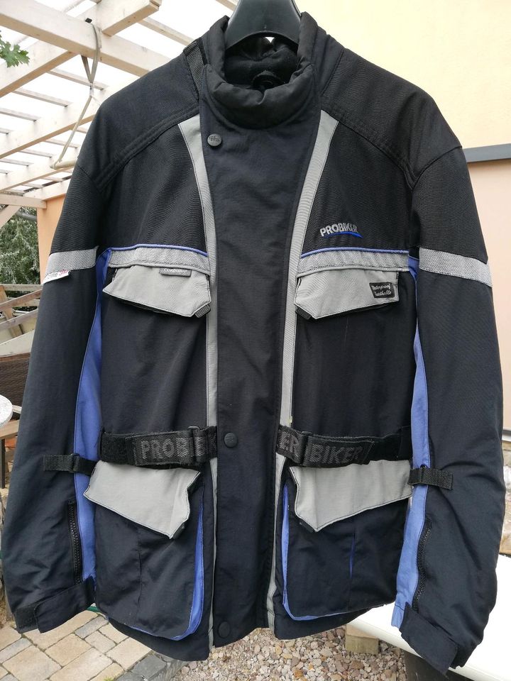 Motorradjacke mit Innenfutter und Protektoren, Größe XL in Erfurt