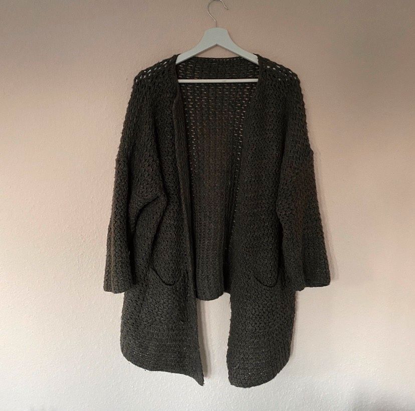 Strickjacke wekhaki 40/42 Gr. L in Haan