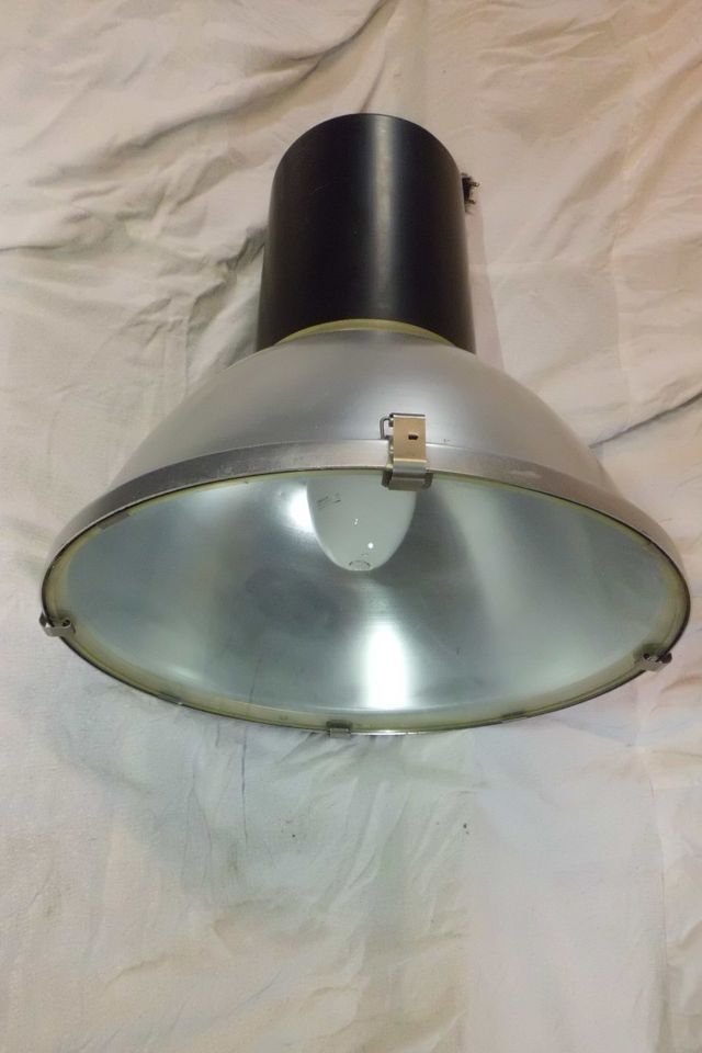 RZB  Hallenstrahler Deckenlampe HQL-Lampe. in Höttingen