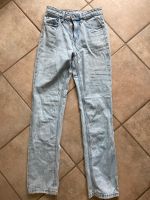 Stradivarius Jeans Straight Leg mid bis high waist Gr. 32 Kreis Pinneberg - Elmshorn Vorschau