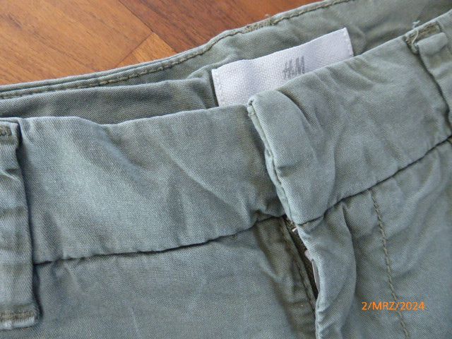 H&M - Hose Shorts khaki Gr. 34 / XS in Ehrenkirchen