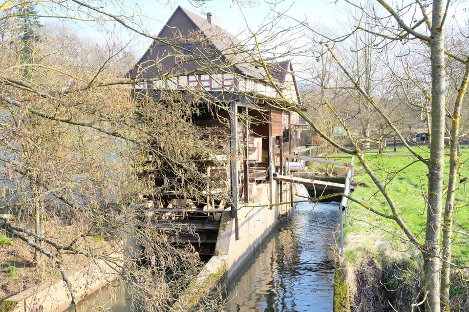 Ehemalige Papiermühle mit Wasserrecht für Stromerzeugung, großem Hof, Scheune, Werkstatt und Wiesen in Hauneck !! in Hauneck