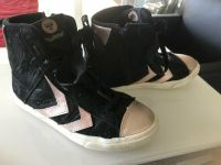 neuwertig **Hummel Sneaker** Gr.30 in schwarz mit rosa Glanzleder Niedersachsen - Weyhe Vorschau