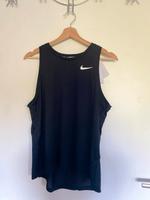 Nike Damen Laufen  (Größe L) Berlin - Lichtenberg Vorschau