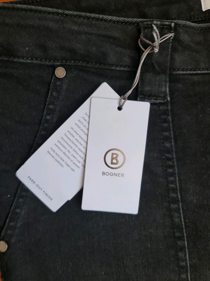 Bogner Jeans | Flared Fit Jeans Devin In Schwarz Gr. 31 (Gr. L) in Berlin